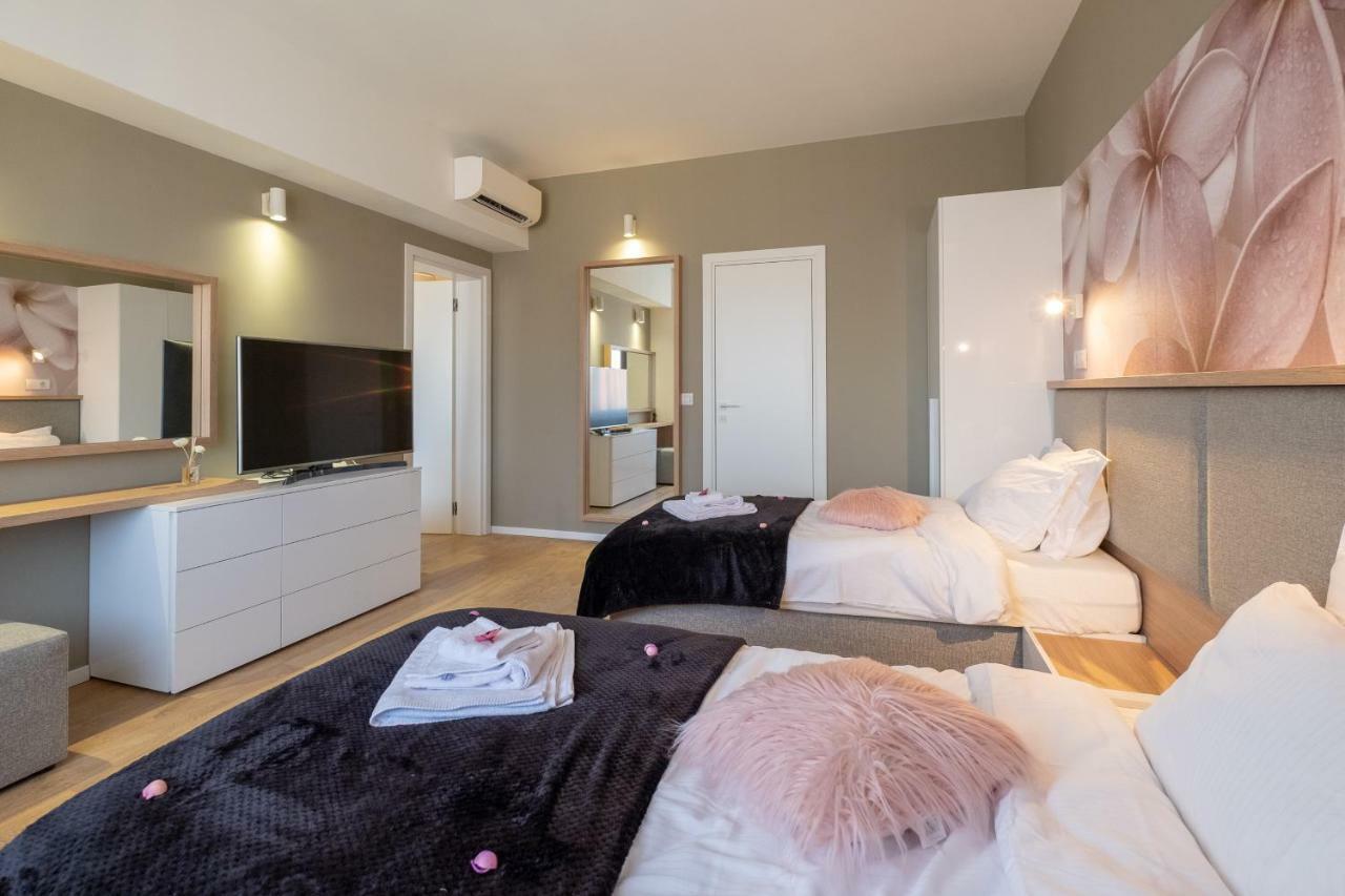 Vitosha Blvd Luxury 2-Bedroom, 2-Bathroom With Balcony Sofie Exteriér fotografie