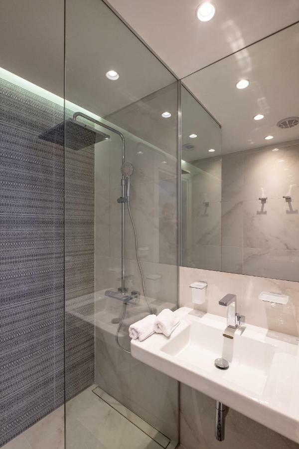 Vitosha Blvd Luxury 2-Bedroom, 2-Bathroom With Balcony Sofie Exteriér fotografie