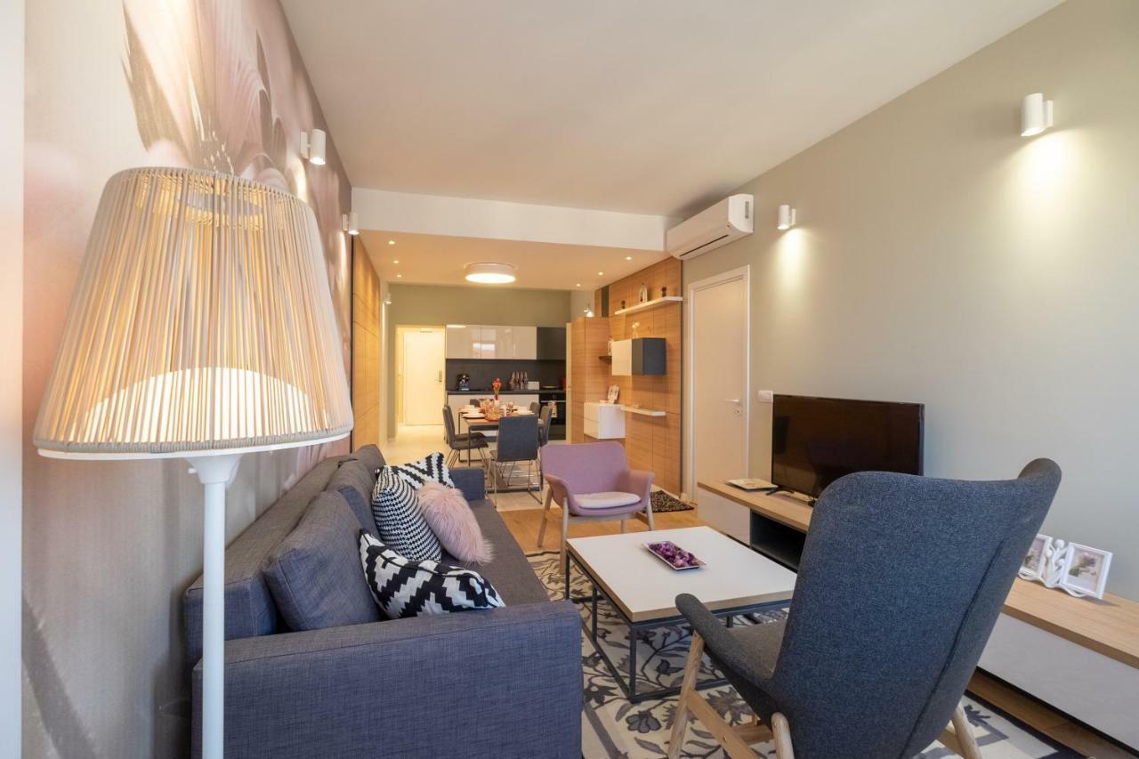 Vitosha Blvd Luxury 2-Bedroom, 2-Bathroom With Balcony Sofie Exteriér fotografie