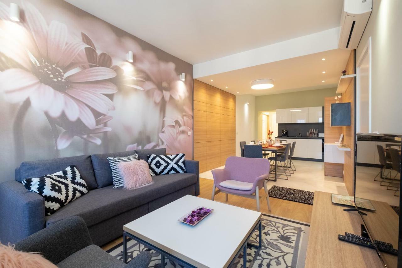 Vitosha Blvd Luxury 2-Bedroom, 2-Bathroom With Balcony Sofie Exteriér fotografie