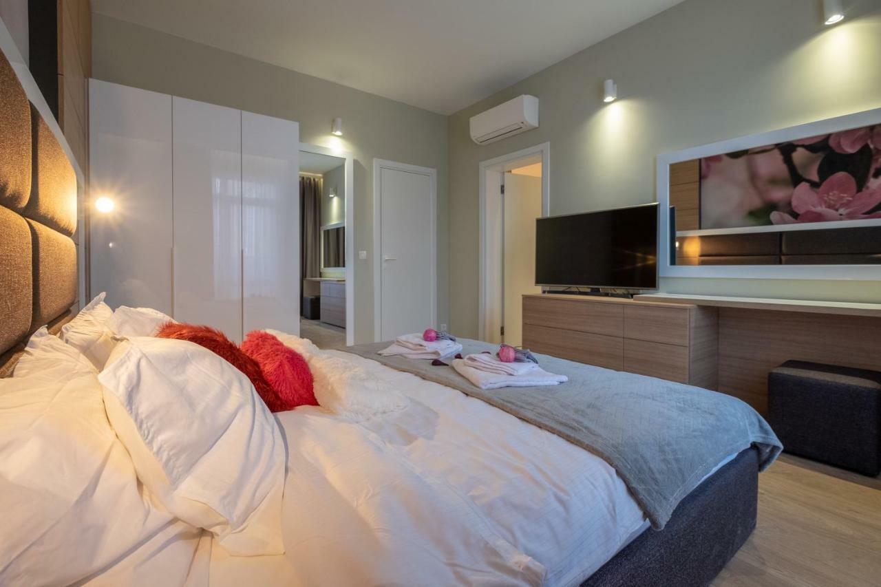 Vitosha Blvd Luxury 2-Bedroom, 2-Bathroom With Balcony Sofie Exteriér fotografie