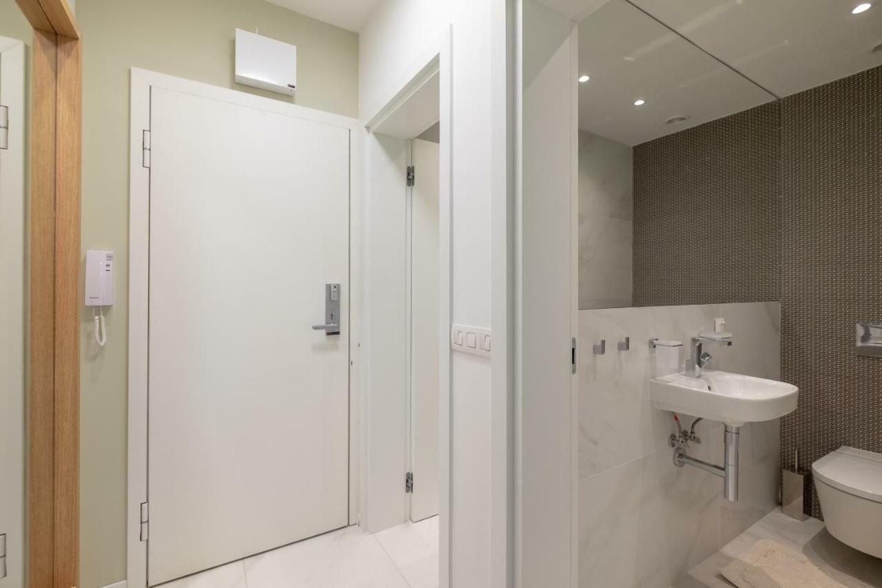 Vitosha Blvd Luxury 2-Bedroom, 2-Bathroom With Balcony Sofie Exteriér fotografie