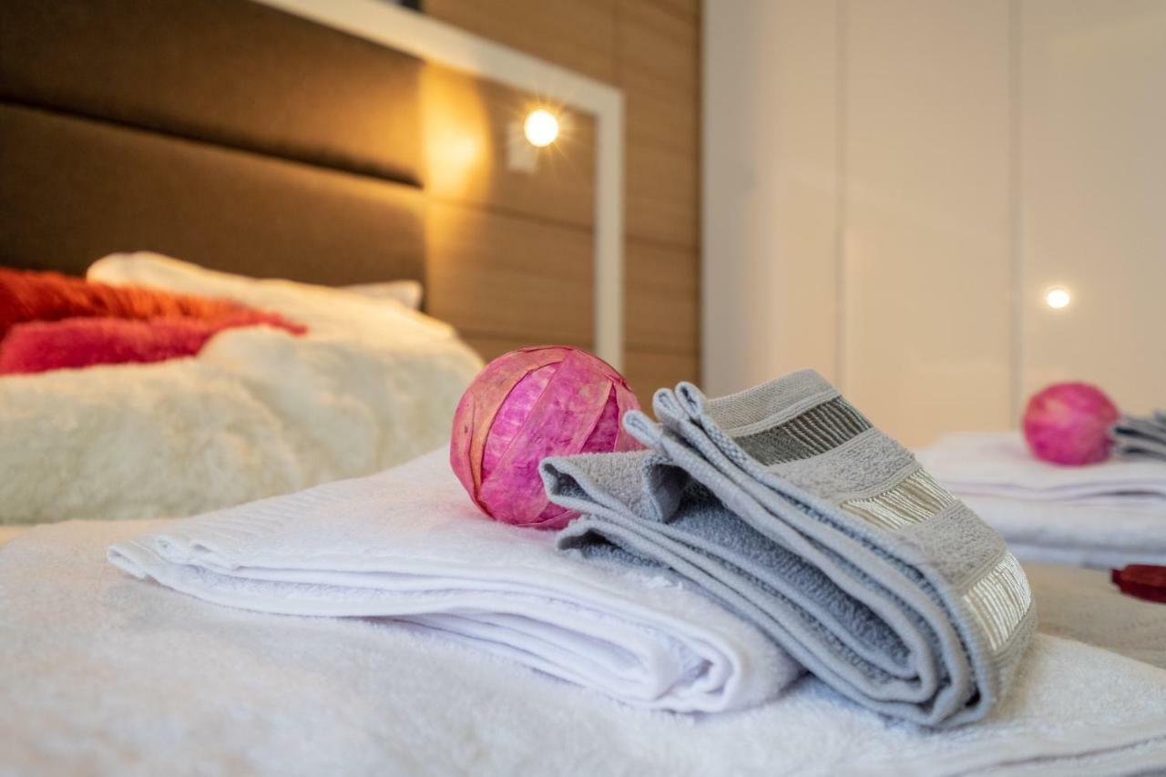 Vitosha Blvd Luxury 2-Bedroom, 2-Bathroom With Balcony Sofie Exteriér fotografie